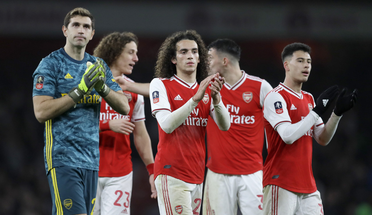 对手的战术一度被完全打乱（对手战术一度陷入彻底混乱）