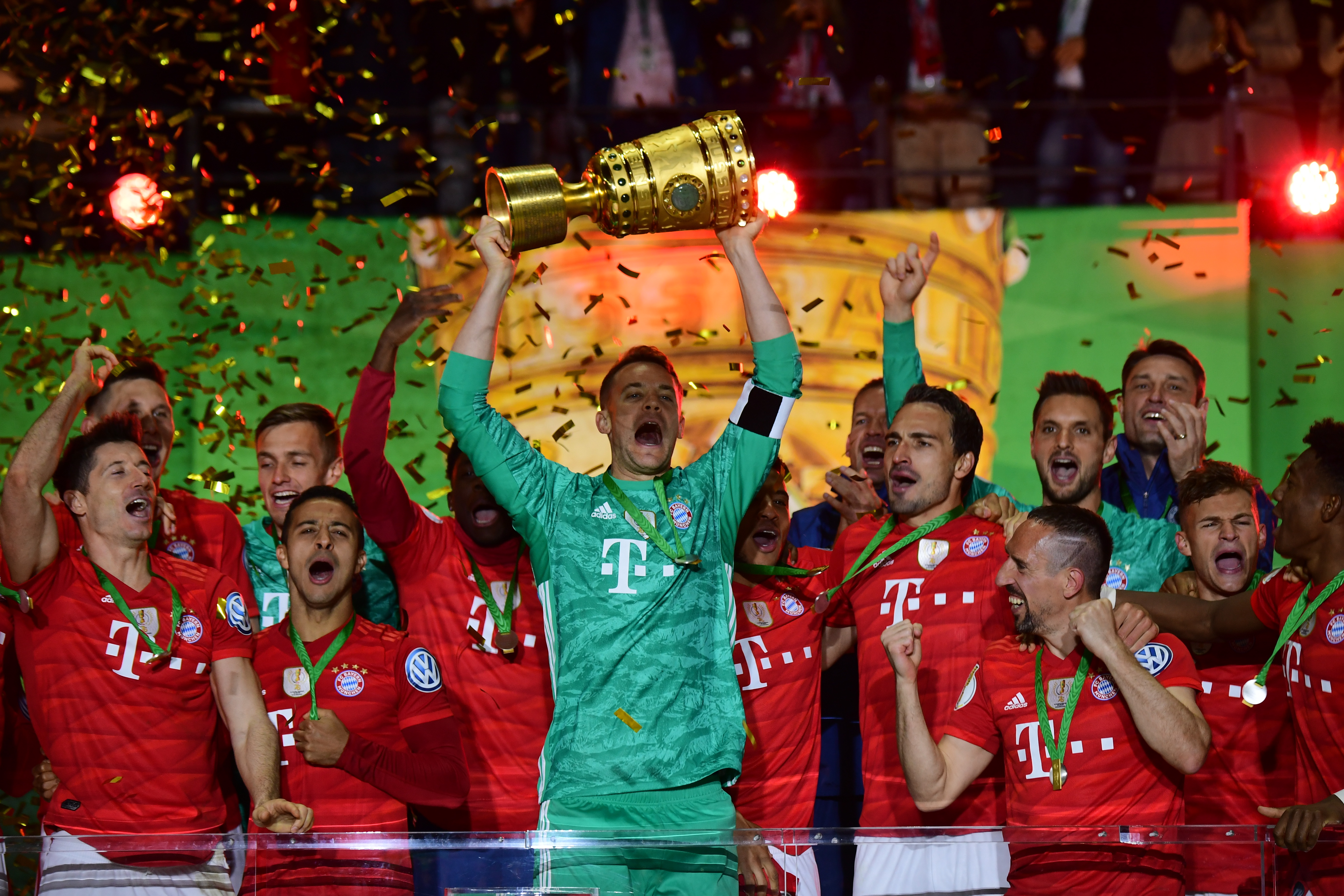 苏超创全国多个标志性第一次：央视转播、启用VAR、名哨执法（苏超多项全国首创：央视直播、启用VAR、名哨吹罚）