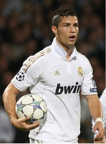 孔帕尼：11天4场不轮换凯恩肯定有人质疑，他上场时机正合适（孔帕尼：11天4战仍不轮换凯恩难免遭质疑，他的出场时机恰到好处）