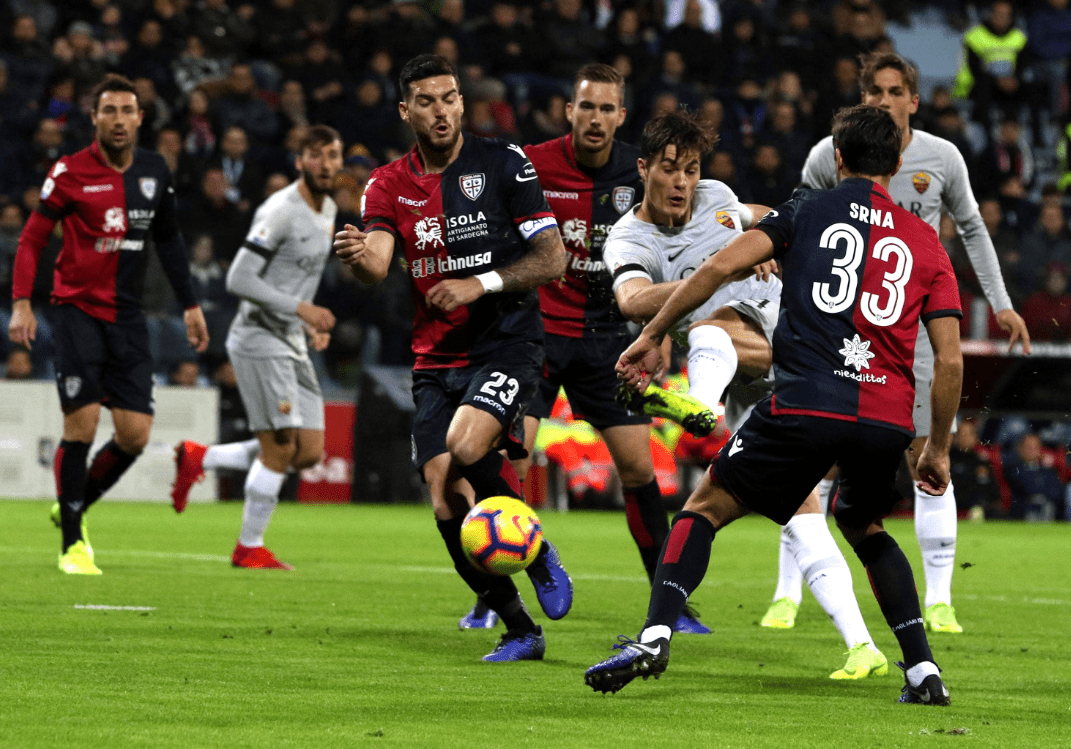 意甲积分榜：争冠白热化，米兰1球净胜球优势领先那不勒斯居首（意甲榜首之争白热化：米兰以1球净胜优势力压那不勒斯登顶）