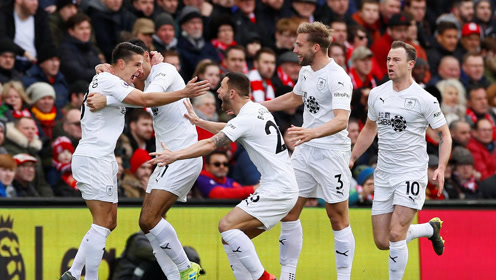 2025年世界U19女排锦标赛小组赛战罢 中国队晋级16强（2025年U19女排世锦赛小组赛收官，中国队挺进16强）