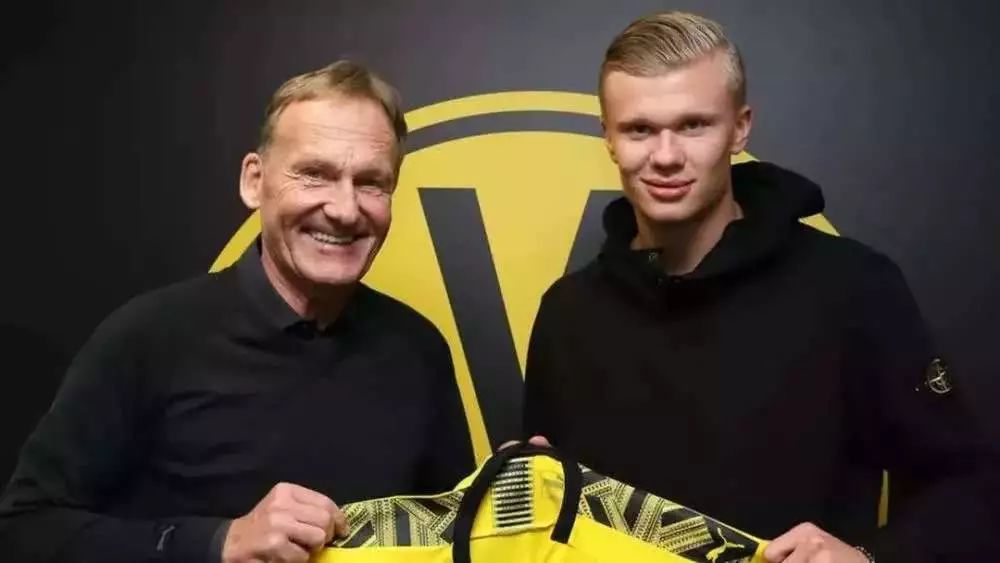 火箭哈登末节爆发连得15分（哈登末节连拿15分火箭强势反扑）