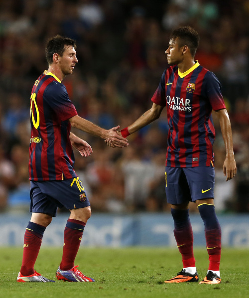 旧将BUFF+1，今夏离队的阿尔瓦罗攻破皇马大门（旧将效应再现：今夏离队的阿尔瓦罗反戈一击破门皇马）