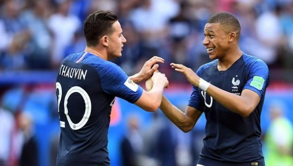 孔蒂：因为伤病我们的中场已经空了，希望坏运气能离我们远去（孔蒂：中场被伤病掏空，盼坏运气远离）