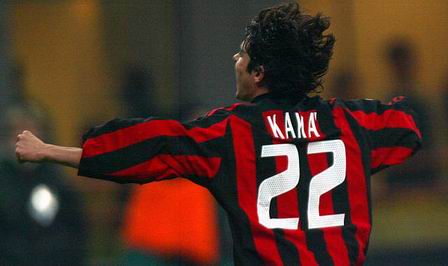 亚精英赛半场：路易斯失单刀+补射中柱，申花暂0-0广岛（亚精英赛半场战报：路易斯单刀失机又补射中柱，申花暂与广岛0-0）