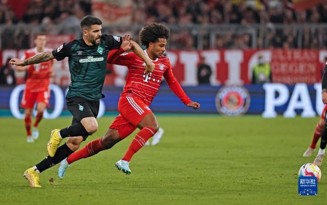 雄鹿官方：AJ·格林左肩挫伤，本场对阵76人不会回归（雄鹿官宣：AJ·格林左肩挫伤，今日战76人缺席剩余比赛）