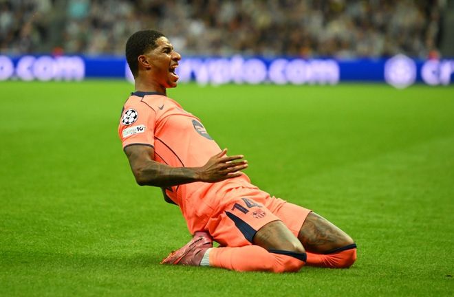 强强对话变菜鸡互啄？数据：热刺无缘＂三杀＂曼联（强强之战成互啄？数据：热刺恐无缘对曼联三连杀）